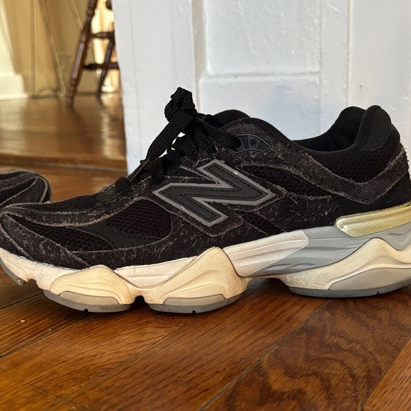 New Balance 9060 Black and Cream Sneakers - Picture 9 of 13
